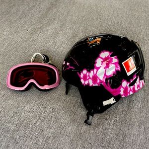 Kids size Small Giro Ski Helmet and goggles